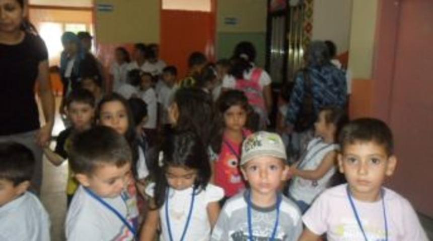 Minik &Ouml;ğrencilerden Okullara Ziyaret