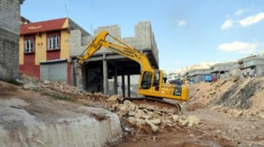 Vatan Mahallesi'nde &Ccedil;alışmalar S&uuml;r&uuml;yor