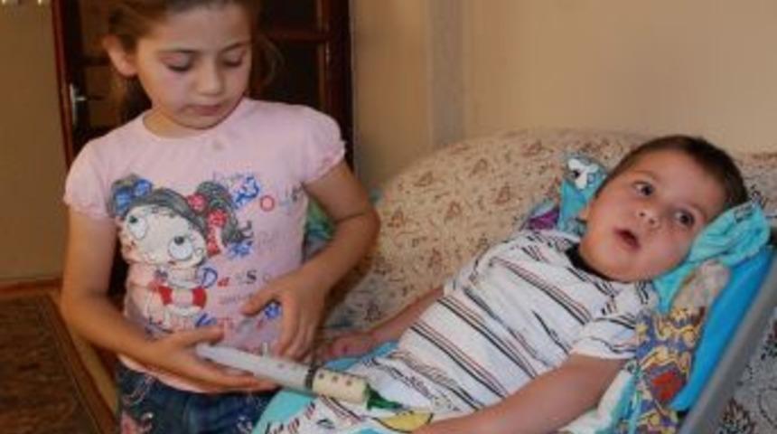 Minik Enes’in Çaresizliği