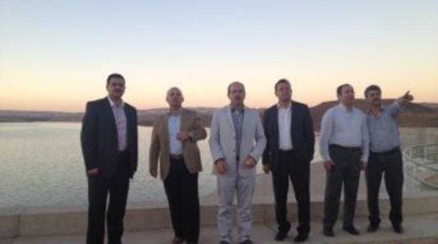 Ak Parti Milletvekillerinden Şehit Ailesine Ziyaret