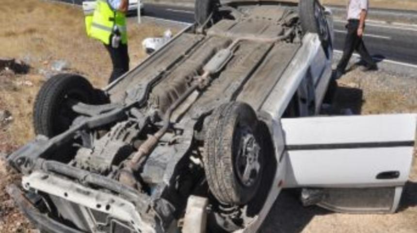 Aksaray'da Otomobil Şarampole Yuvarlandı: 2 Yaralı