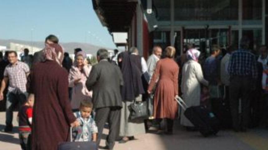 Erzurum&rsquo;dan İlk Hacı Kafilesi Yola &Ccedil;ıktı