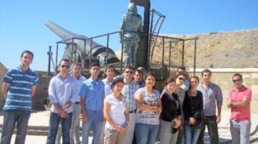 Yeni Memurlar Şehitlikleri Gezdi