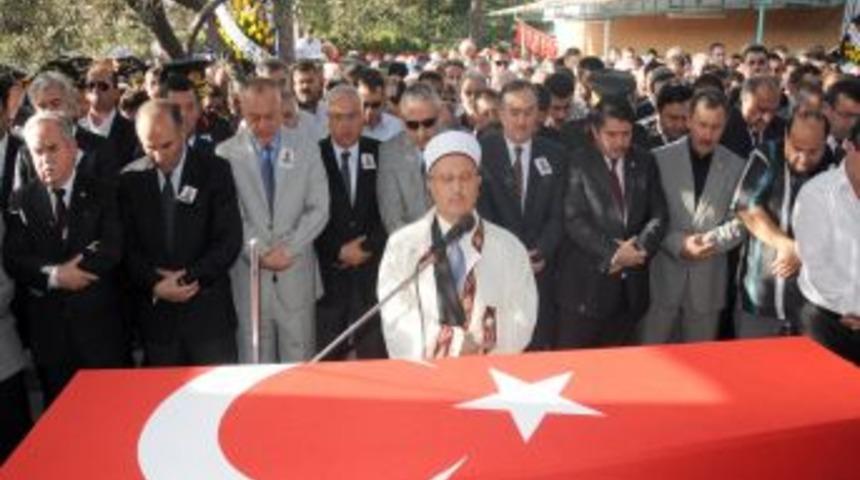 Manisa Şehidini G&ouml;z Yaşlarıyla Uğurladı