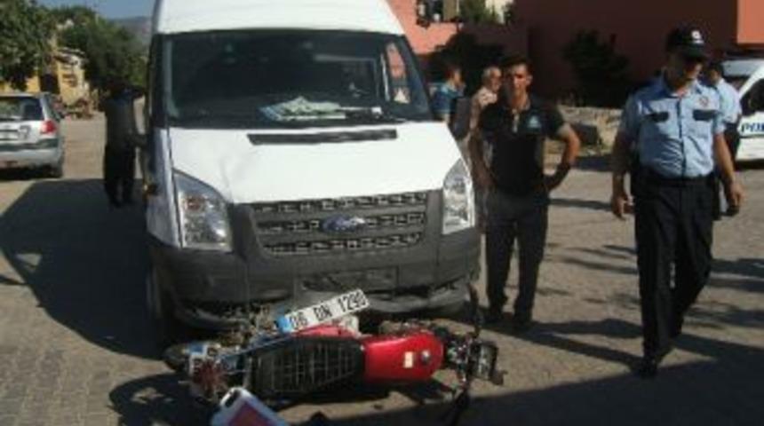 Kozan'da Trafik Kazası: 2 Yaralı