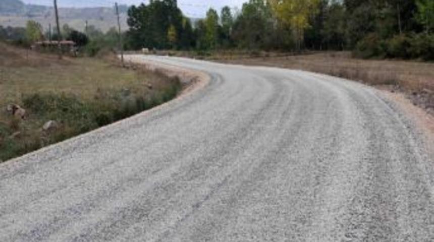 Derince Sarıhaliller K&ouml;y&uuml;nde Asfalt &Ccedil;alışması