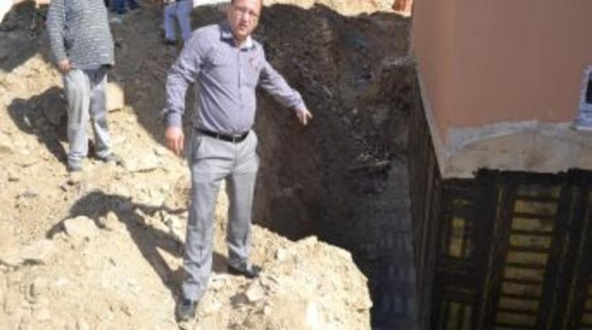 Kula'da, Okul İnşaatından 10 Bin Tl Değerindeki Bakır Kablo &Ccedil;alındı