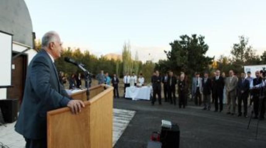 Doğu Anadolu G&ouml;zlemevi Paland&ouml;ken'in Zirvesinde Kuruluyor