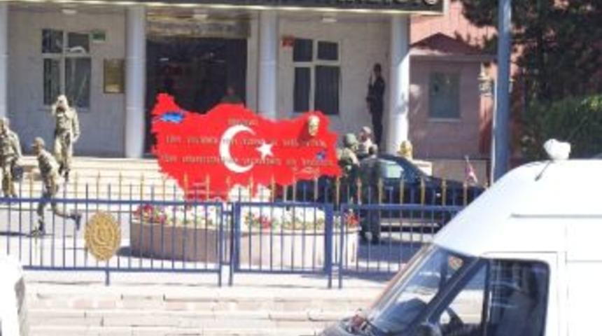 Kara Kuvvetleri Komutanı Kıvrıkoğlu, Eski G&ouml;rev Yerini Ziyaret Etti