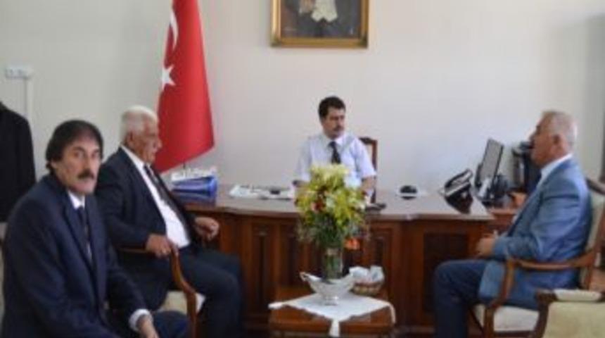 Belediye Başkanları Vali Vasip Şahin'i Ziyaret Etti