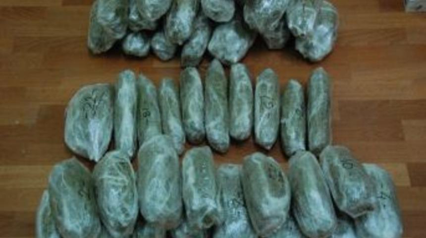 Silifke'de Uyuşturucu Ve Ka&ccedil;ak&ccedil;ılık Operasyonu