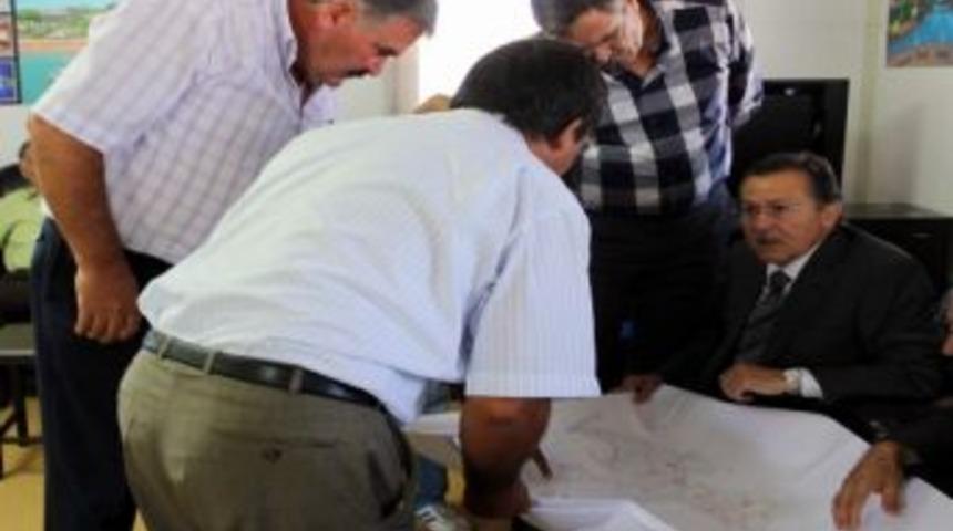 Ak Parti Genel Başkan Yardımcısı Uğur Muhtarları Dinledi