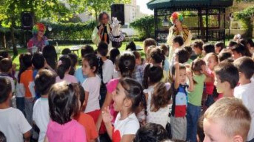 Yenimahalleli Miniklere S&uuml;rpriz Parti