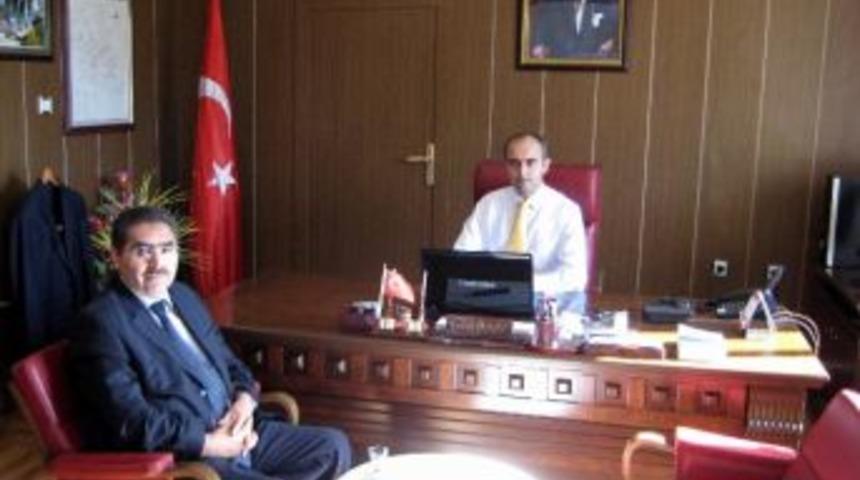 &Ccedil;edaş Genel M&uuml;d&uuml;r&uuml; Gemerek Kaymakamını Ziyaret Etti