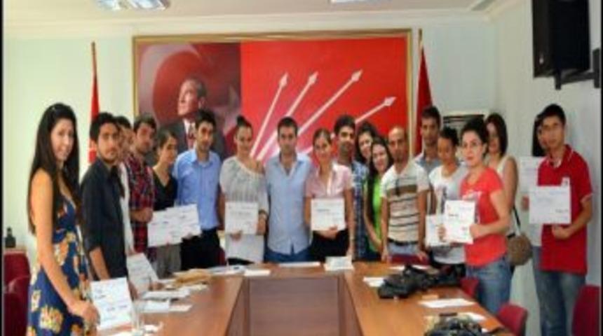 Chp&rsquo;li Gen&ccedil;lere &lsquo;m&uuml;zakere&rsquo; Ve &lsquo;para&rsquo; Eğitimi