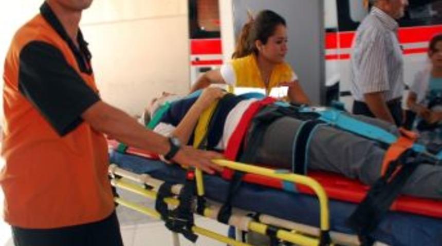 Motosikletten D&uuml;şen Kız Ağır Yaralandı