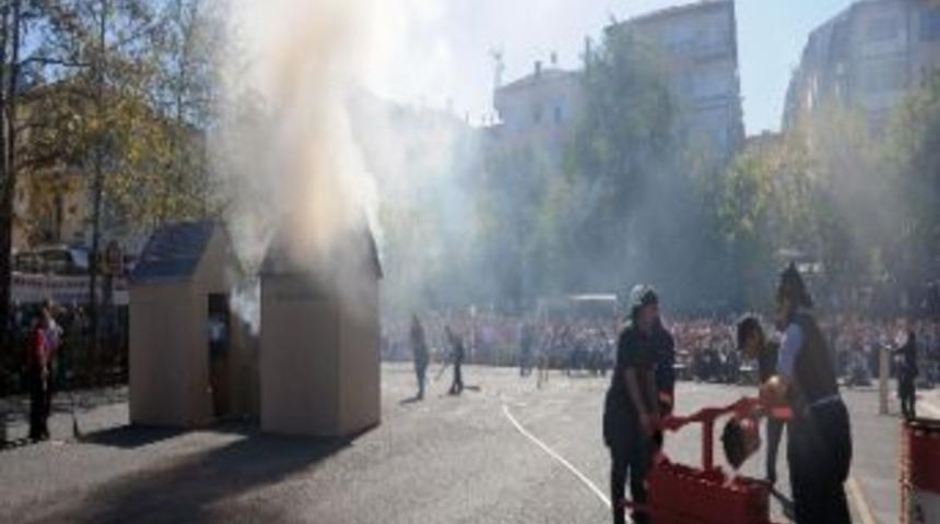 Trabzon Belediyesi İtfaiyesi&rsquo;nden Ger&ccedil;ek Gibi Tatbikat