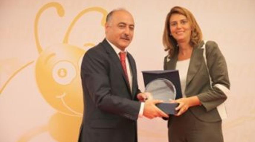 G&uuml;ng&ouml;ren Altın Karınca&rsquo;da 2 &ouml;d&uuml;l birden aldı