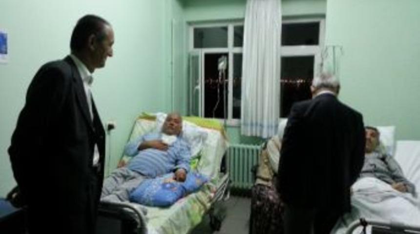 Milletvekili Candan'dan Yazıcıoğlu Ve Hastalara Ziyaret