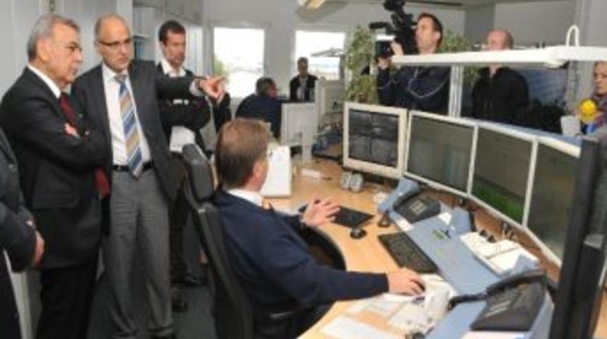 İzmir B&uuml;y&uuml;kşehir Belediye Başkanı Kocaoğlu Tramvay İ&ccedil;in Almanya'ya Gitti