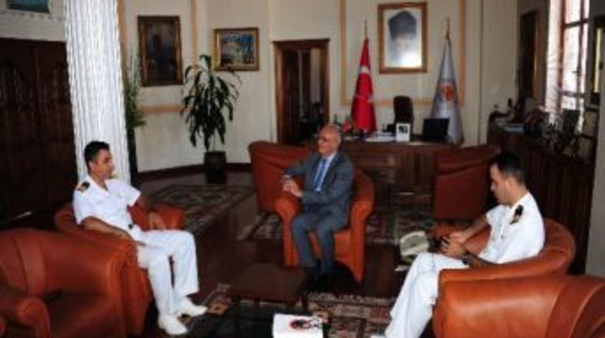 Denizaltı Komutanı Başkan Yılmaz&rsquo;ı Ziyaret Etti