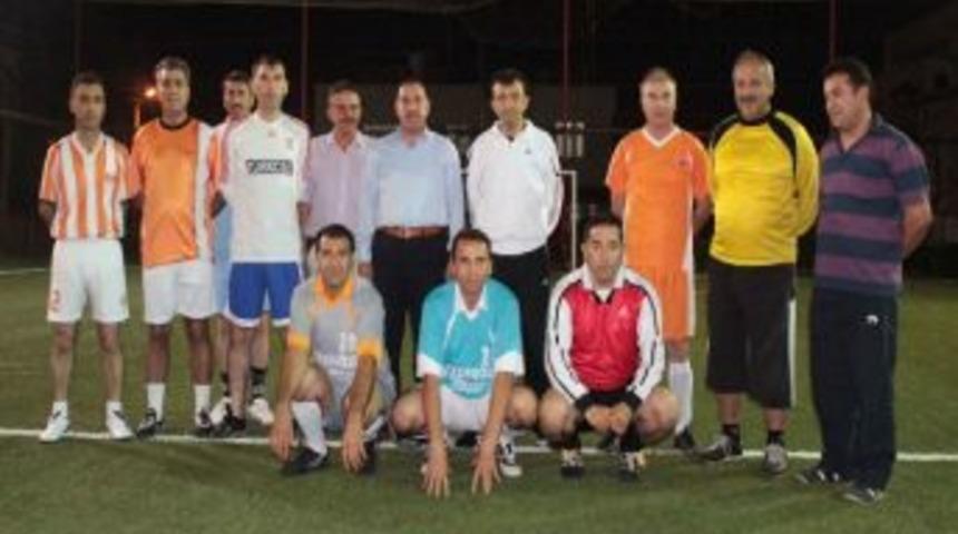 Belediye İş&ccedil;ileri Polis-asker İle Karşı Karşıya Geldi