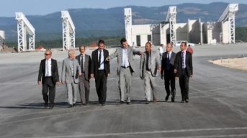 İl Genel Meclisi &Uuml;yeleri, Havaalanında İncelemelerde Bulundu