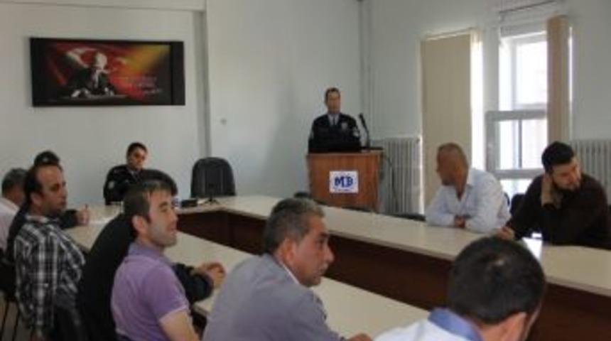 Alaplı"da Şehiri&ccedil;i Okul Servisleri Ve Ticari Ara&ccedil; S&uuml;r&uuml;c&uuml;lerine Seminer