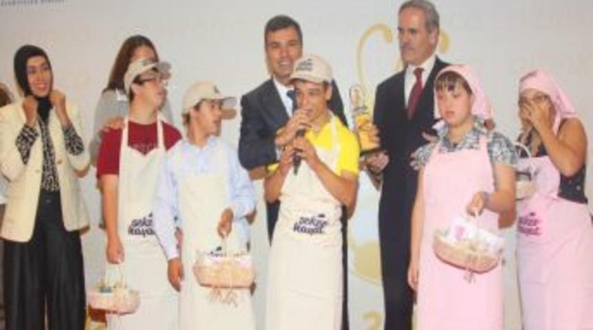 Şeker Hayat&rsquo;a Altın Karınca &Ouml;d&uuml;l&uuml;