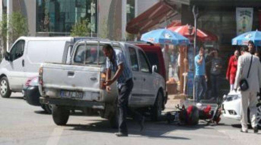 &Ouml;nce İş, Sonra Trafik Kazası Ge&ccedil;irdi