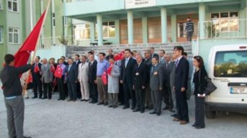 Okullarda İstiklal Marşı Ve Fatiha
