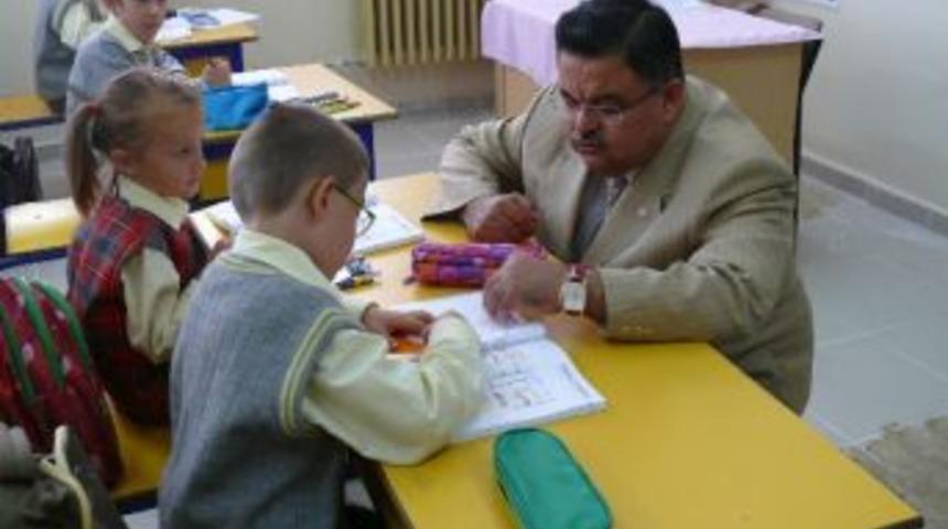 Belediye Eğitim Seti Dağıttı