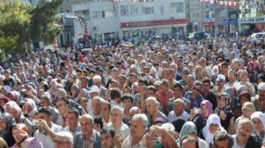 Sandıklı&rsquo;da 99 Hacı Adayı Kutsal Topraklara Uğurlandı