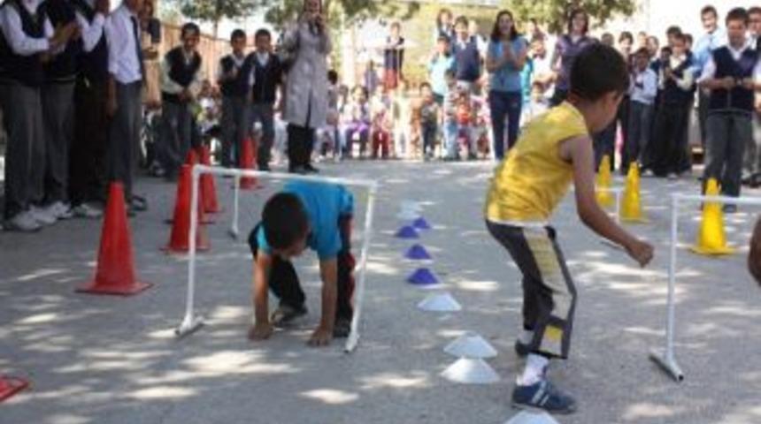 Minikler Yarışıyor