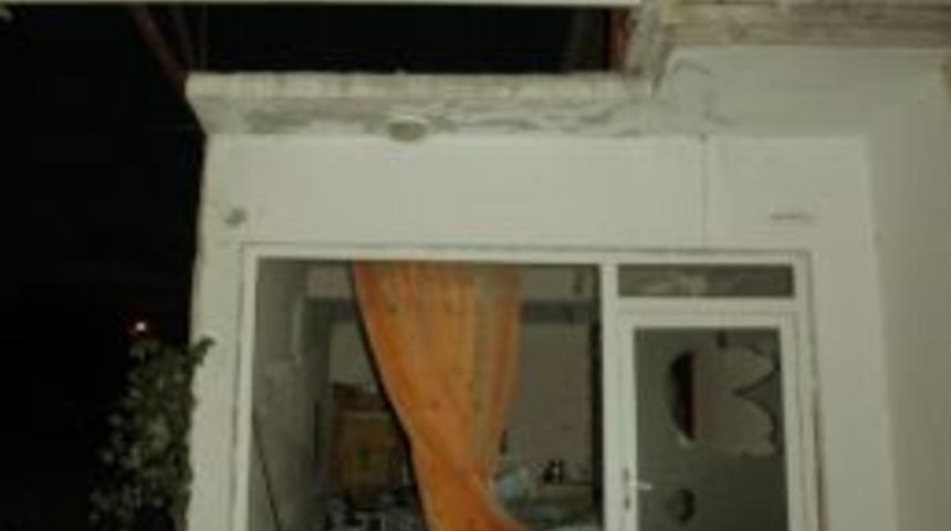 Şehit Cenazesinden Dağılan Grup Bdp Binasına Saldırdı