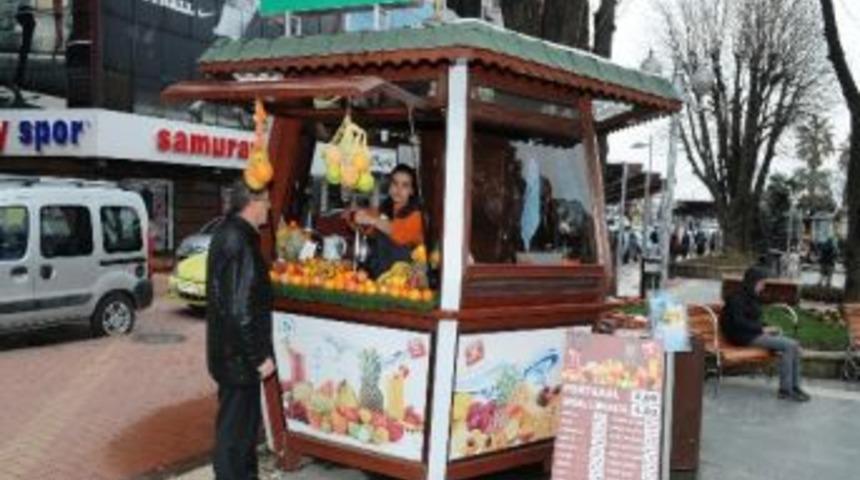 İzmitliler Bol Bol Vitamin Alıyor