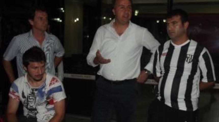 Futbolculardan Taraftarlara Baklava