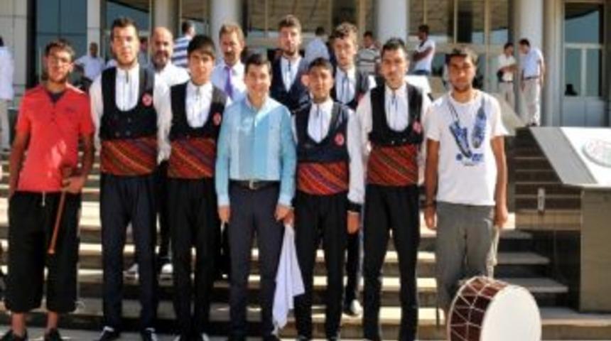 Kepez'de Sivas Halayı