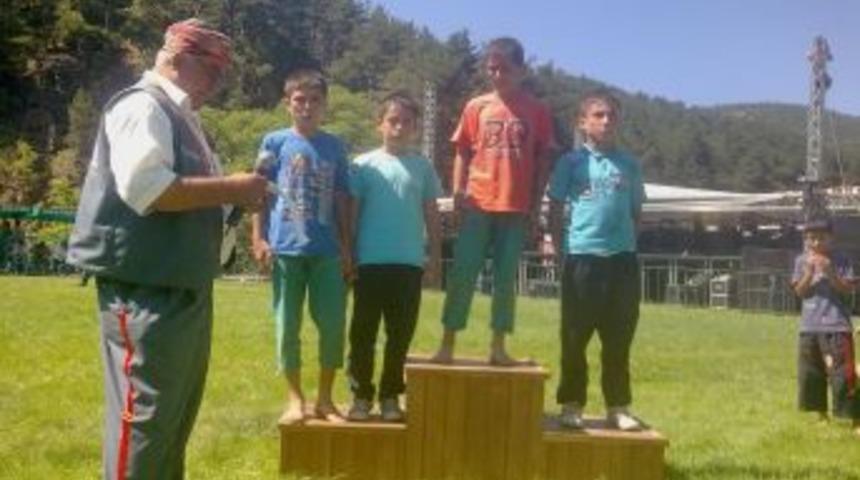 Aile Yaşam Merkezi &Uuml;yesi Minikler &Ccedil;orum'dan Madalyalarla D&ouml;nd&uuml;