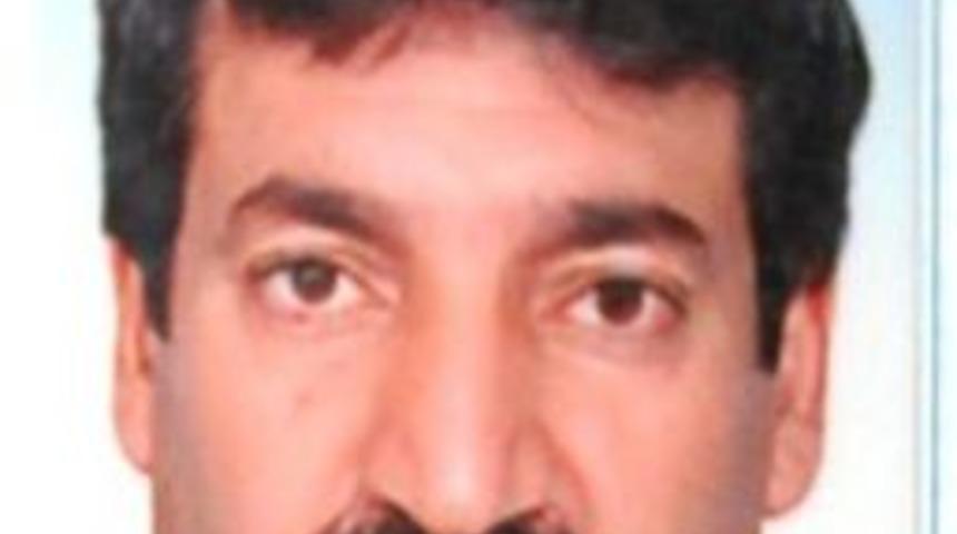 İzmir'de Kontrolden &Ccedil;ıkan Ara&ccedil; Kaldırıma &Ccedil;ıktı: 1 &Ouml;l&uuml;, 2 Yaralı