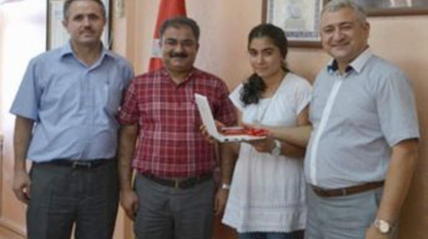 Birecik&rsquo;te Sbs&rsquo;de Dereceye Giren &Ouml;ğrencilere &Ouml;d&uuml;l