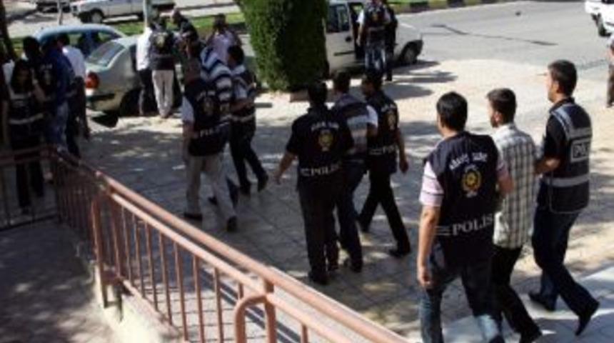 Fuhuş &Ccedil;etesi Operasyonla &Ccedil;&ouml;kertildi