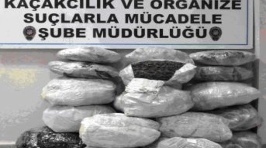 Yol Kontrol&uuml;nde Korkan Kurye, &ldquo;bagajda Esrar Var&rdquo; Dedi