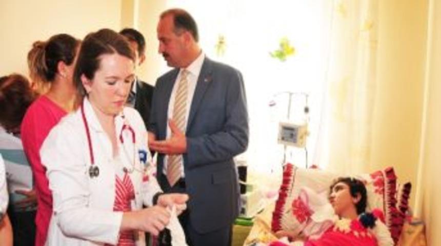 Mamak Belediyesi’nden Engelli Songül’e Süpriz Doğum Günü Kutlaması