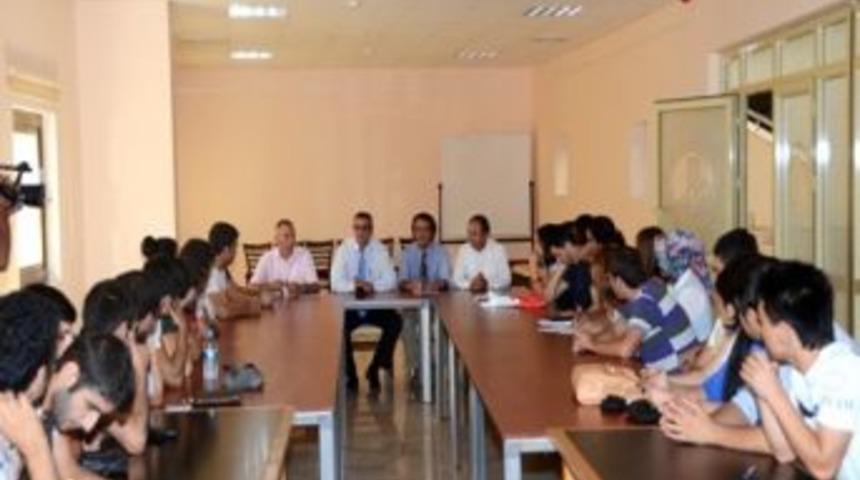 Me&uuml;&rsquo;de Yabancı &Ouml;ğrencilerle Tanışma Ve İletişim Toplantısı