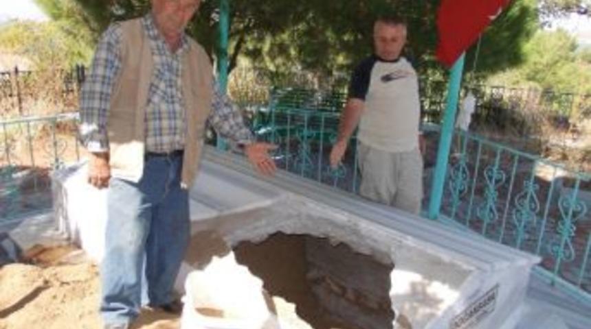 Defineciler T&uuml;rbeyi Tahrip Etti