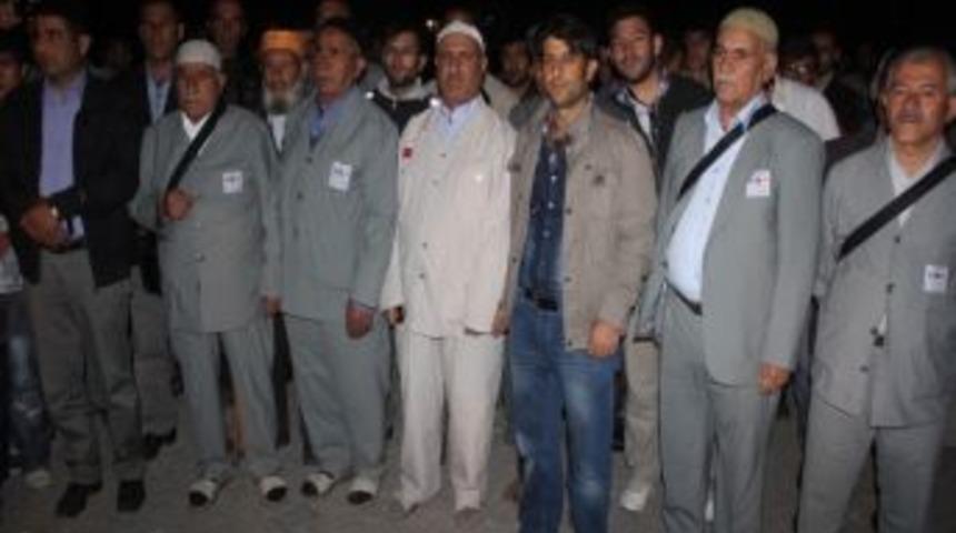 Ağrı&rsquo;da Hacı Adaylarına Uğurlama