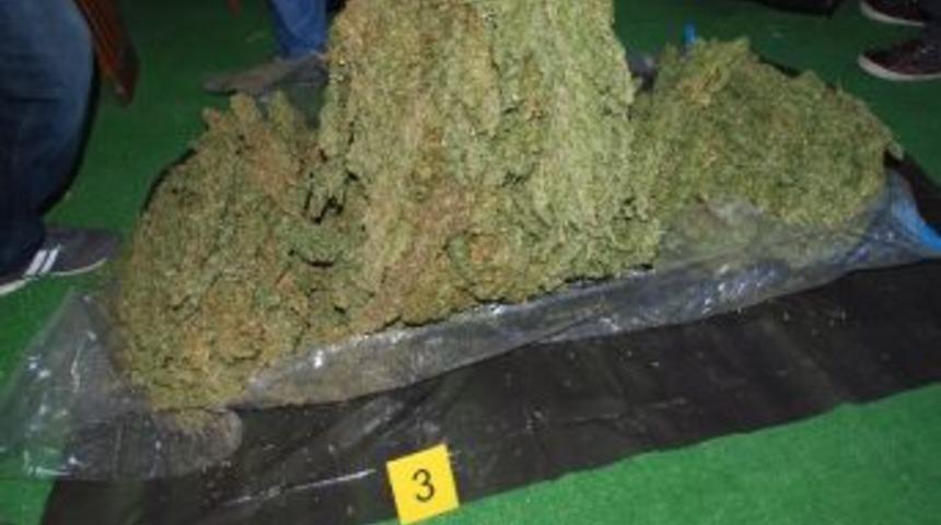 Tokat&rsquo;ta Uyuşturucu Ve Ka&ccedil;ak Sigara Operasyonu