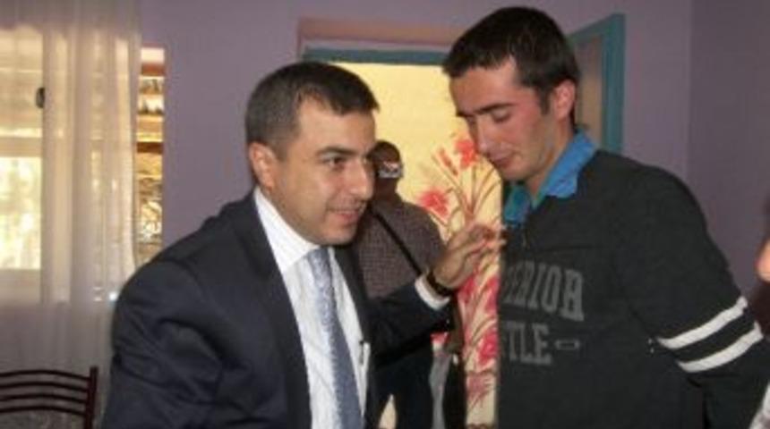 Kaymakam Atasoy, Bing&ouml;l Gazisini Evinde Ziyaret Etti