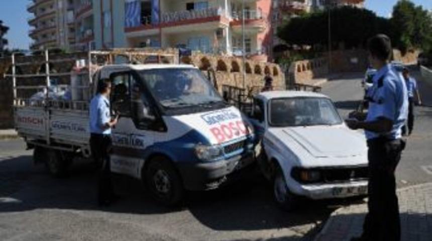 Alanya&rsquo;da Meydana Gelen Kazada Bir Kişi Hafif Yaralandı